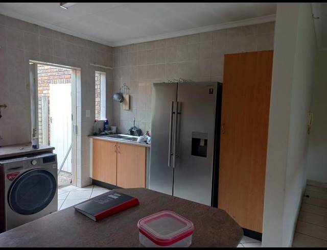 3 BEDROOM PROPERTY TO RENT IN CLAREMONT